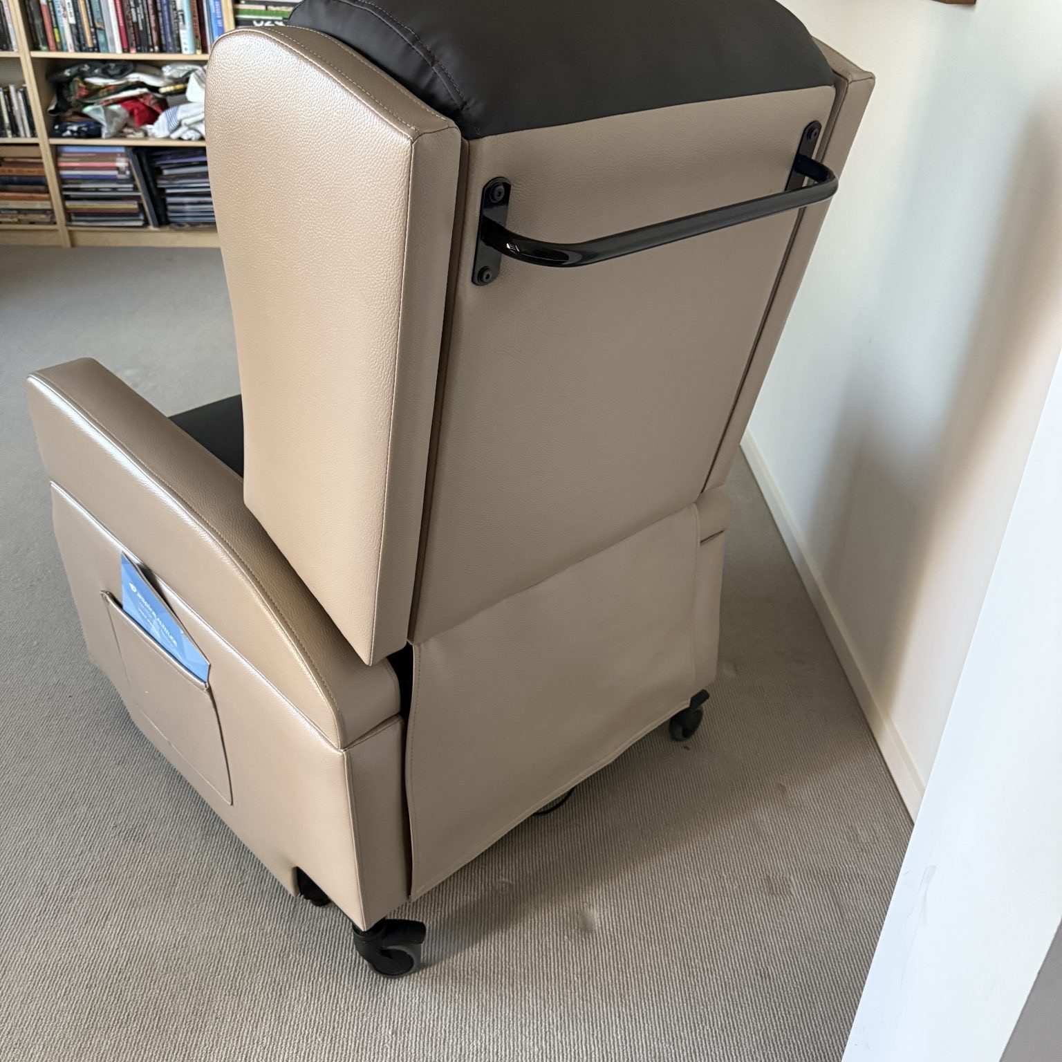 Photo 2 of Aspire ALTITUDE Vertical Lift Chair