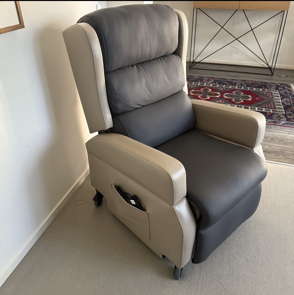 Photo 1 of Aspire ALTITUDE Vertical Lift Chair