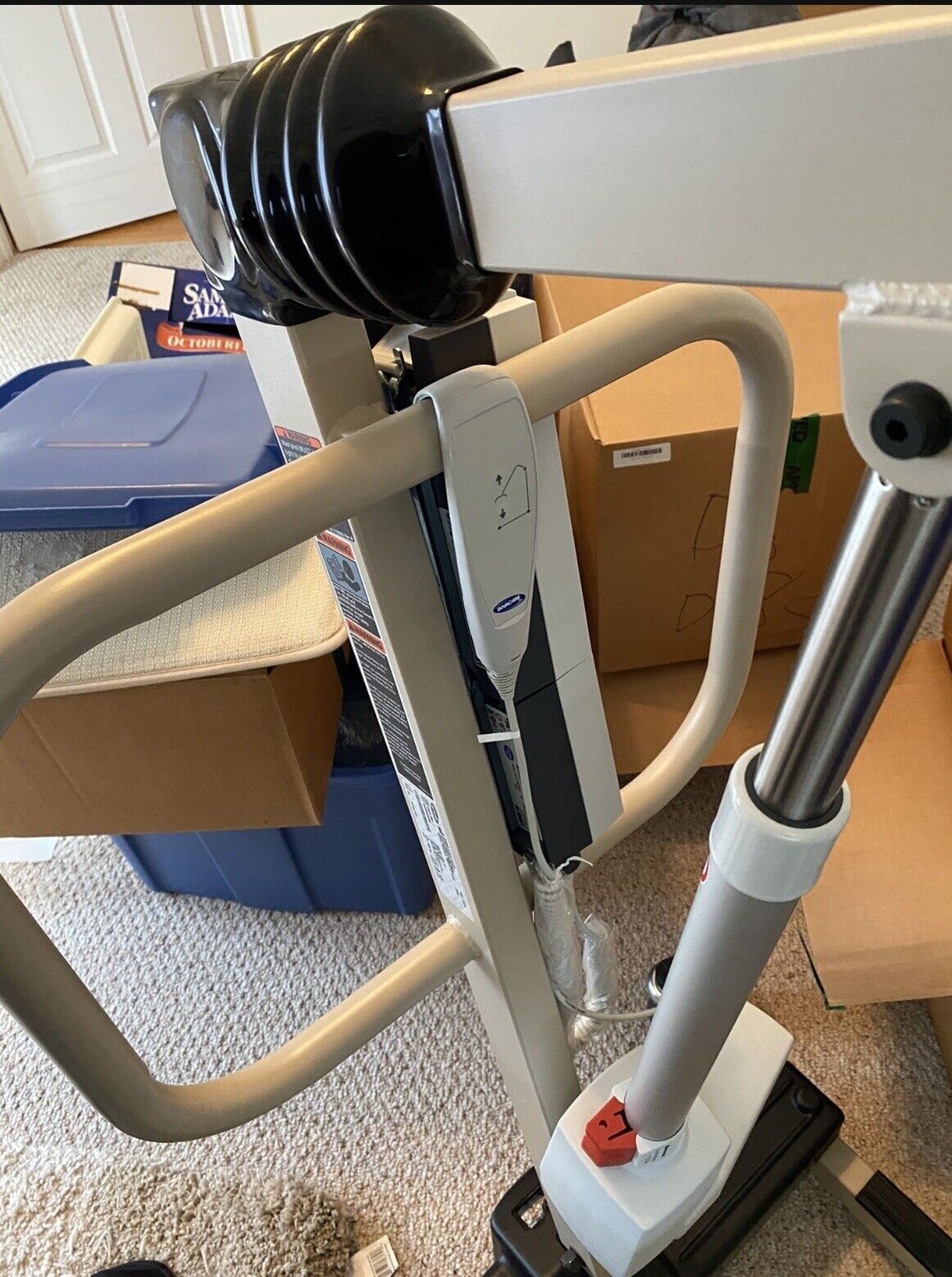 Photo 2 of Invacare Reliant 450 Hoyer Lift